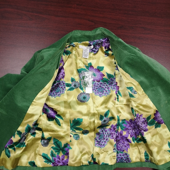 Blazer - Picture 4 of 7